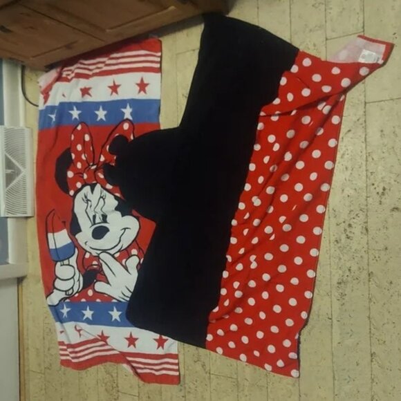 Set of 2 Minnie Mouse towels